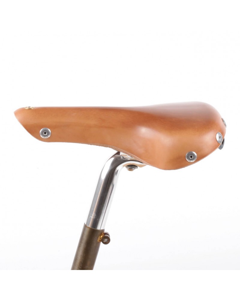 Tan leather shops bike seat