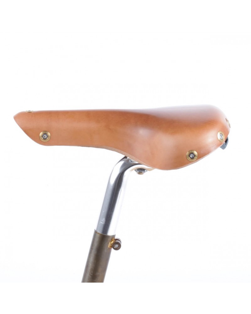 Selle vélo cuir française sale