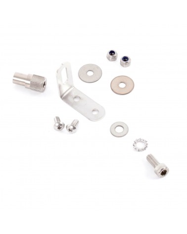 ruostumattomasta teräksestä valmistettu kiinnike takalokasuojan kiinnittämistä varten berthoud