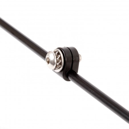 abrazaderas y tornillos para fijar las varillas del guardabarros del cuadro