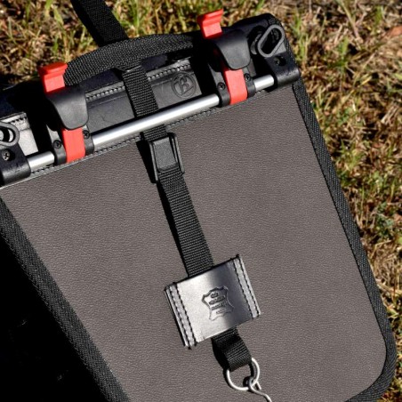 Matalaprofiiliset sivupussit retkeilijöille Berthoud musta puuvillakangas musta värjätty kasvinahka