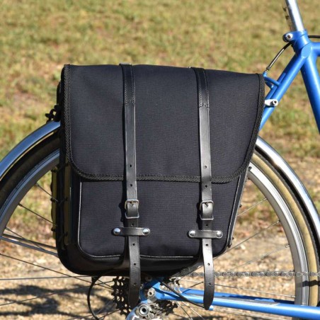 GB367 Set di borse con cinghia in pelle e fissaggio a molla - Tutto nero