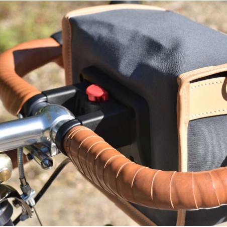 Ohjaustanko- tai satulalaukku Berthoud