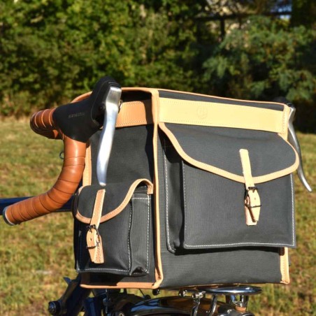 Ohjaustangon laukku Berthoud