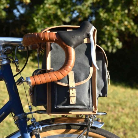 Ohjaustangon laukku Berthoud