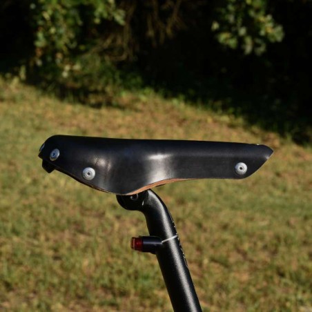 Sella in pelle Mente nera