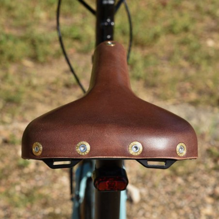 City lädersadel med titanskenor Berthoud Vars